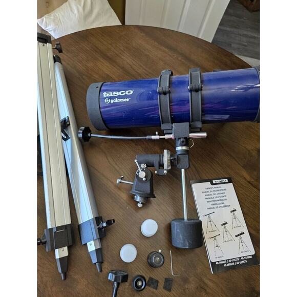 Tasco Galaxsee 40-114675 Telescope With Tripod & Accessories - Picture 11 of 16